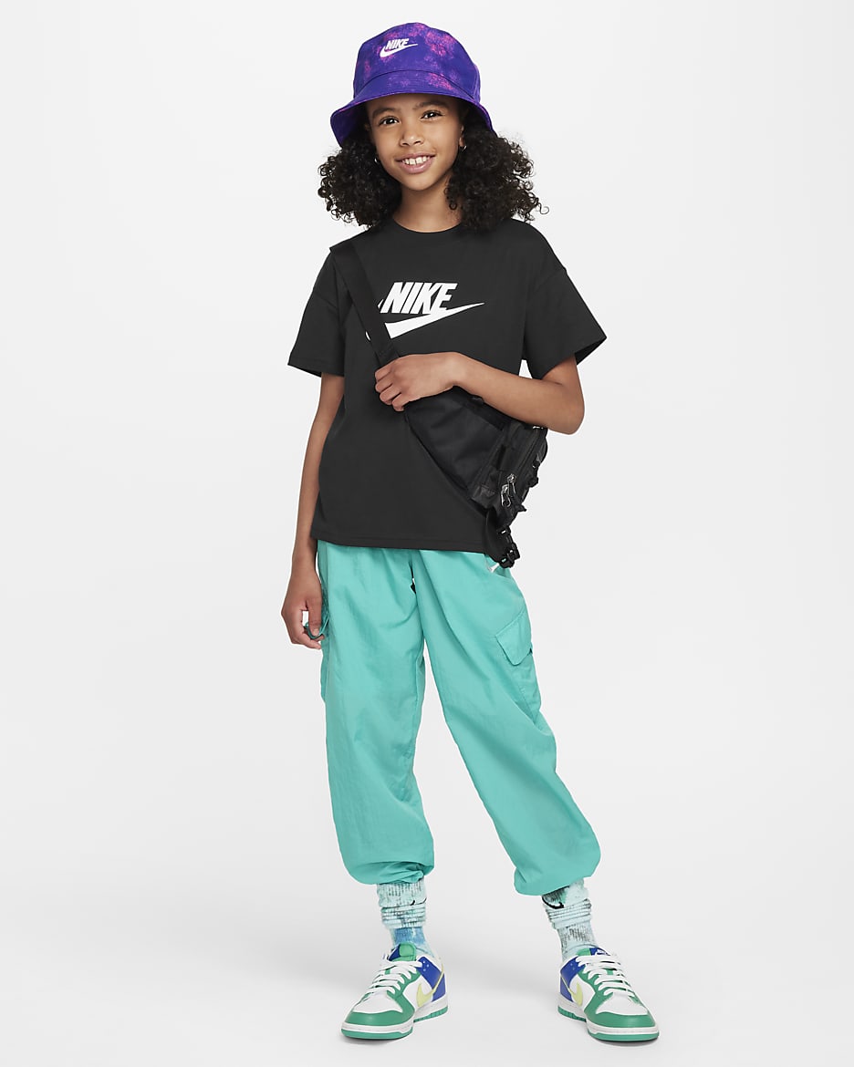 Nike Sportswear Older Kids Girls T Shirt